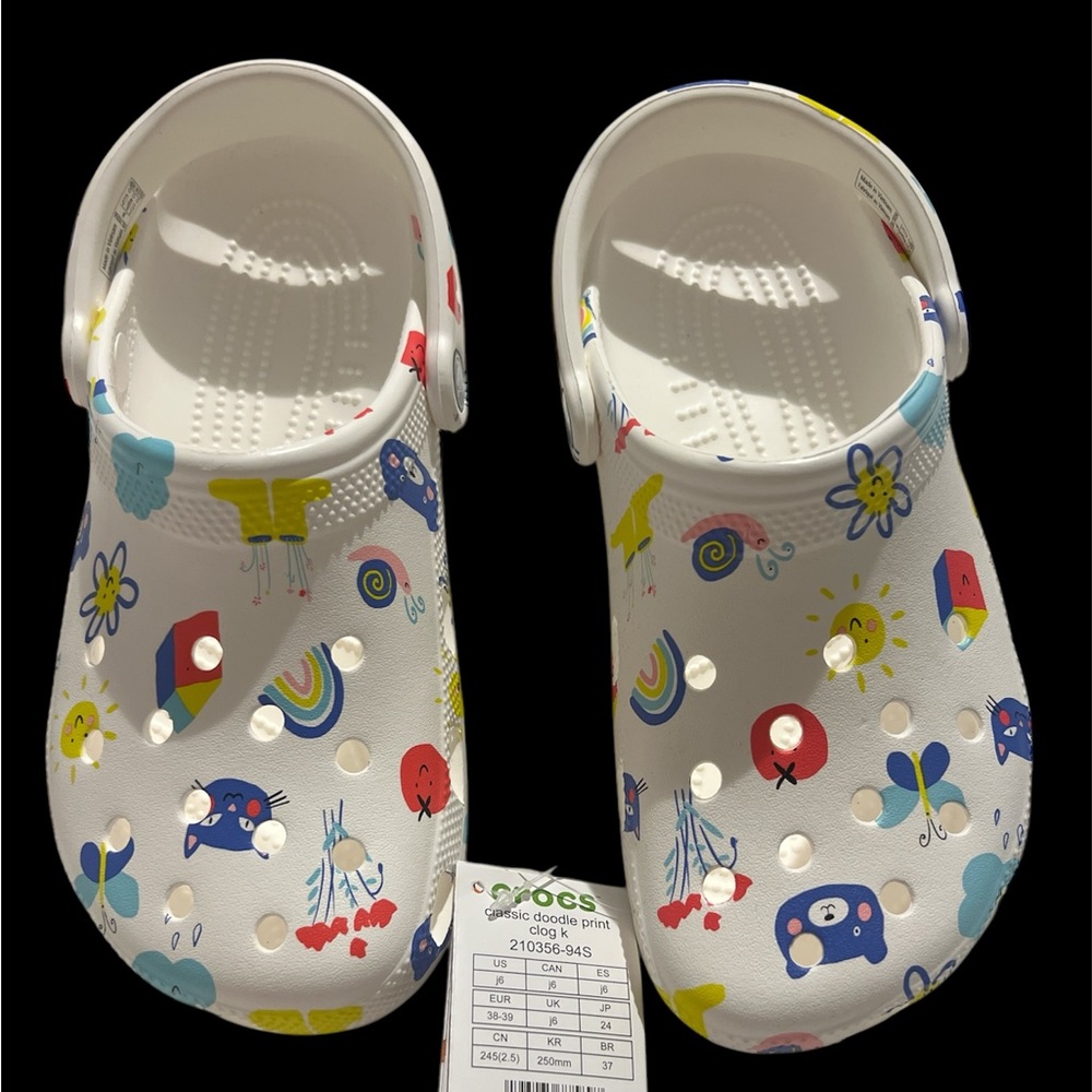 Crocs classic doodle print clogs kids size 6 new with tags. - Picture 2 of 5